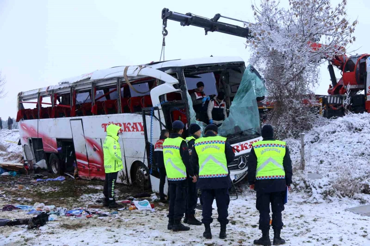 Kastamonu\'da meydana gelen kazada 6 kişi öldü, 33 kişi yaralandı