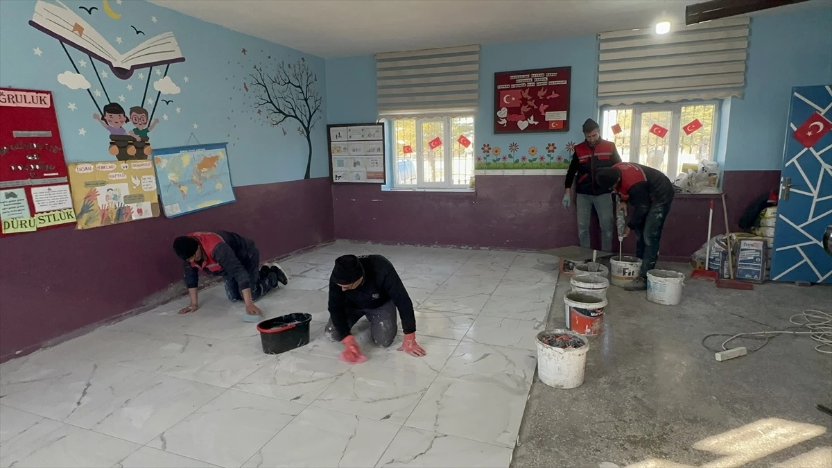 Aksaray\'daki köy okullarında tadilat çalışmaları yapılıyor