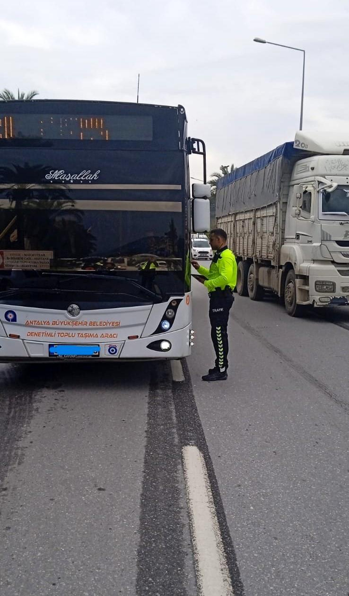 Alanya\'da Halk Otobüslerine Denetim: 6 Araça 38 Bin 76 TL Cezai İşlem Uygulandı