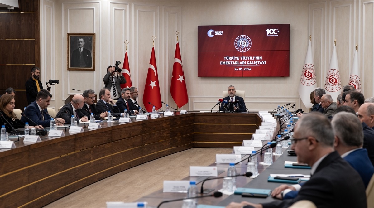 2024 Emekliler Yılında Türkiye Yüzyılının Emektarları Programı Hayata Geçirilecek