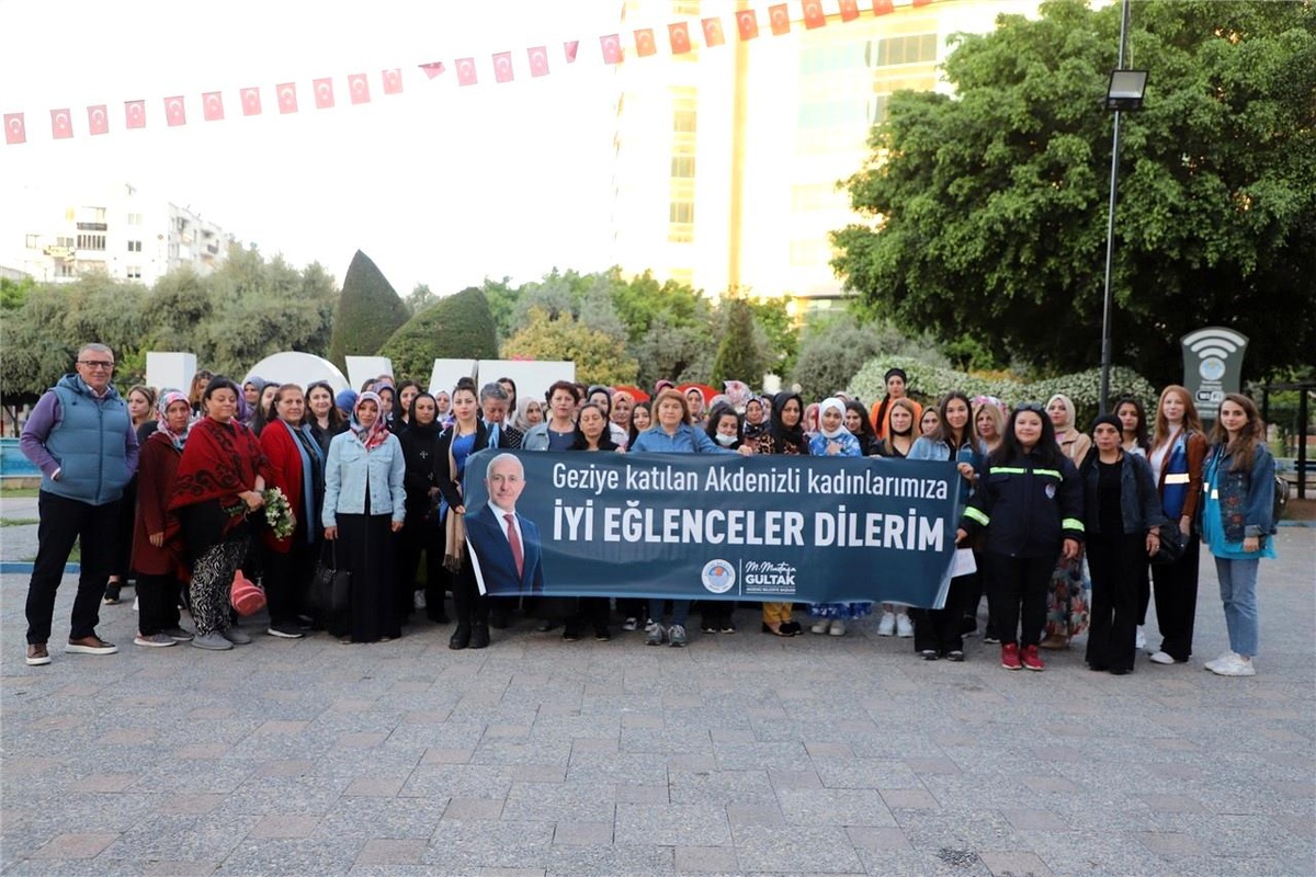 Akdenizli Kadınlar Kültür ve Sanat Evlerinde Geziyor