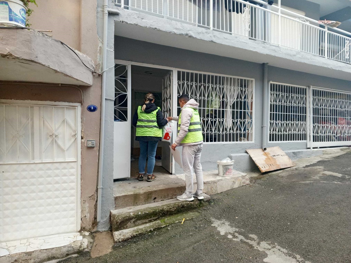 Bayraklı Belediyesi, ihtiyaç sahiplerine yardımlarını sürdürüyor