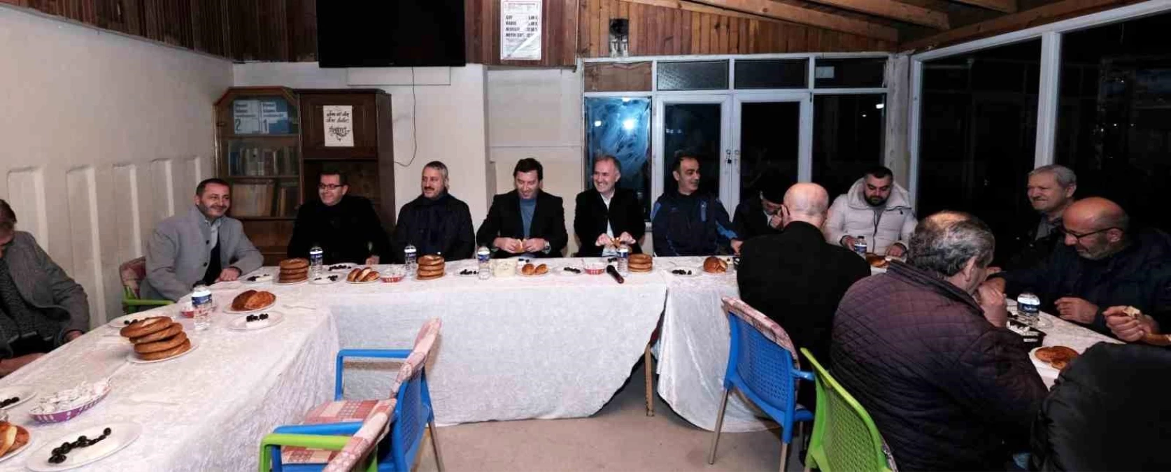 İnegöl Belediye Başkanı Alper Taban, Bereket Sofrası Buluşmaları\'nı Boşnak Camide gerçekleştirdi