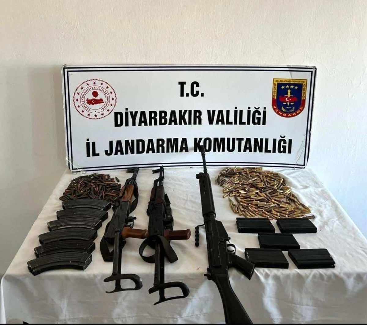 Diyarbakır\'da operasyonda uzun namlulu silahlar ele geçirildi, 2 kişi tutuklandı