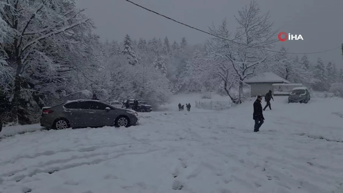 Karabük\'te kar yağışı sürücülere zor anlar yaşattı