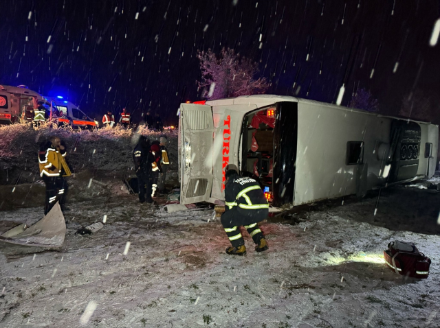 Kastamonu'da yolcu otobüsü tarlaya uçtu: 4 ölü, çok sayıda yaralı var