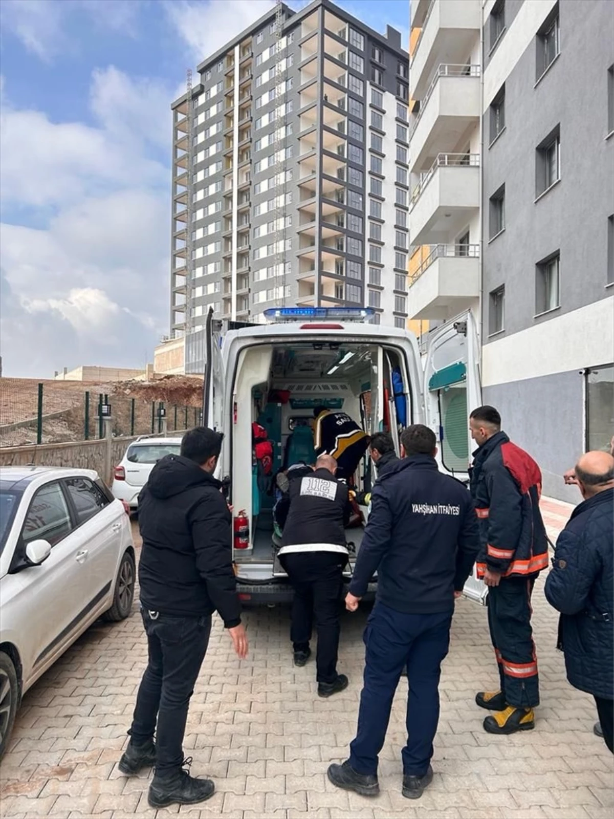 Kırıkkale\'de tamirat sırasında asansör düşmesi: İşçi ağır yaralandı