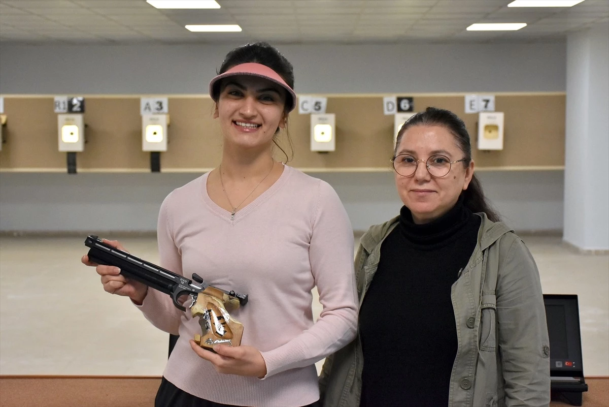 Tuğba Bugur, Havalı Silahlar Federasyon Kupası\'nda birinci oldu