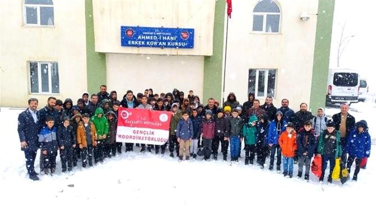 Hakkari\'de Gençliğe Değer Projesi kapsamında kamp düzenlendi