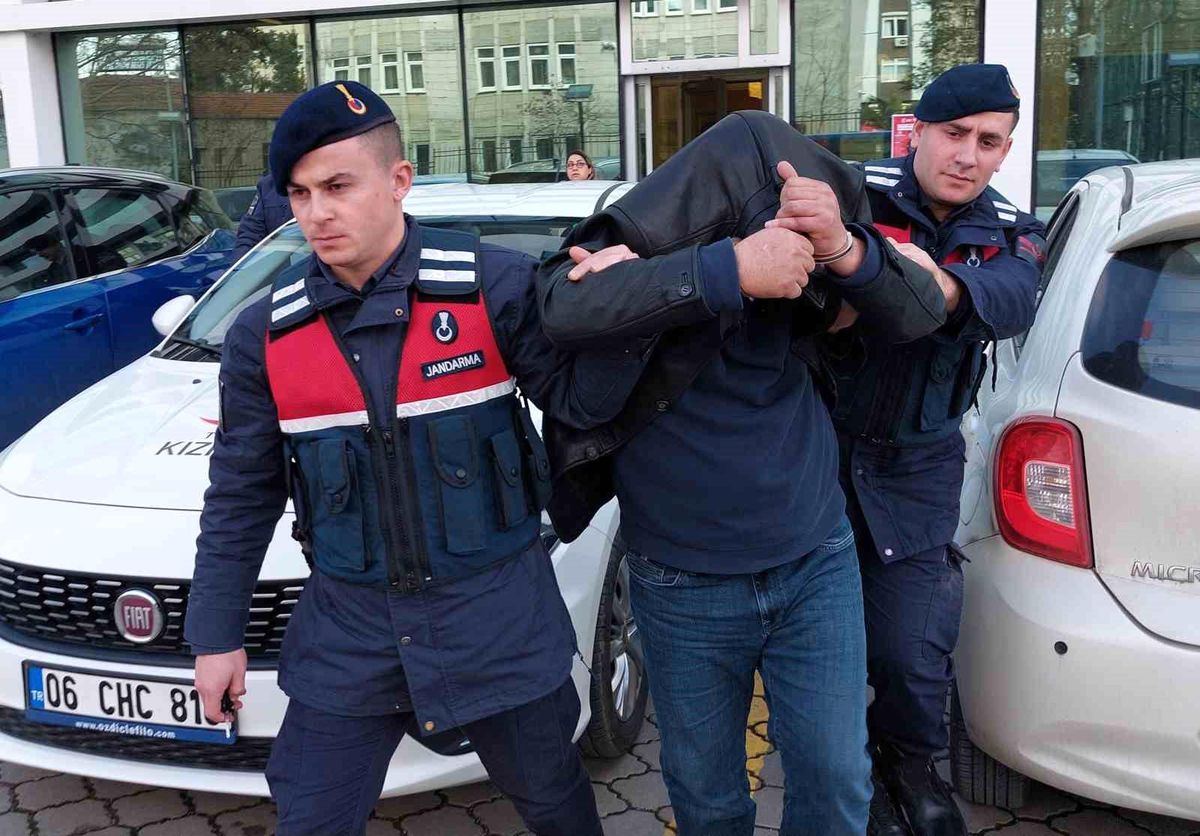 Samsun\'da jandarmanın takibi sonucu uyuşturucuyla yakalanan şahıs tutuklandı