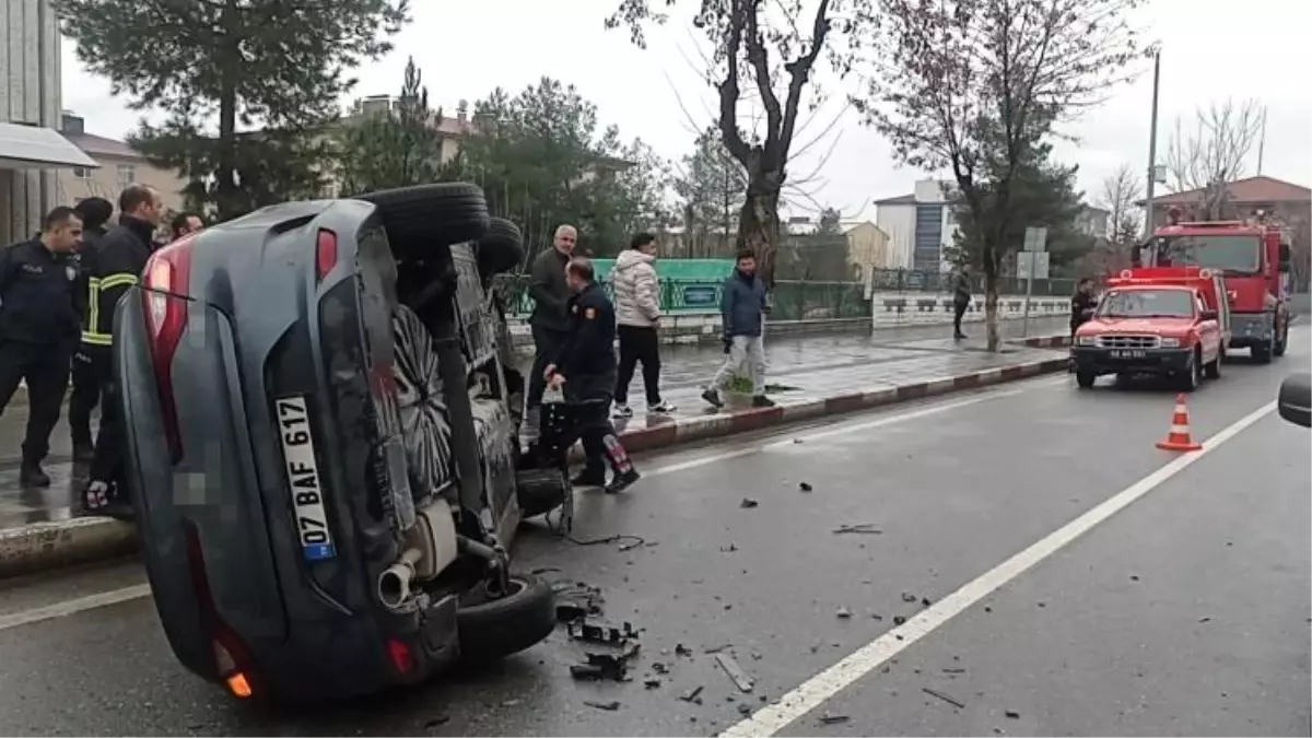 Siirt\'te sürücüsünün kontrolünden çıkan otomobil takla attı