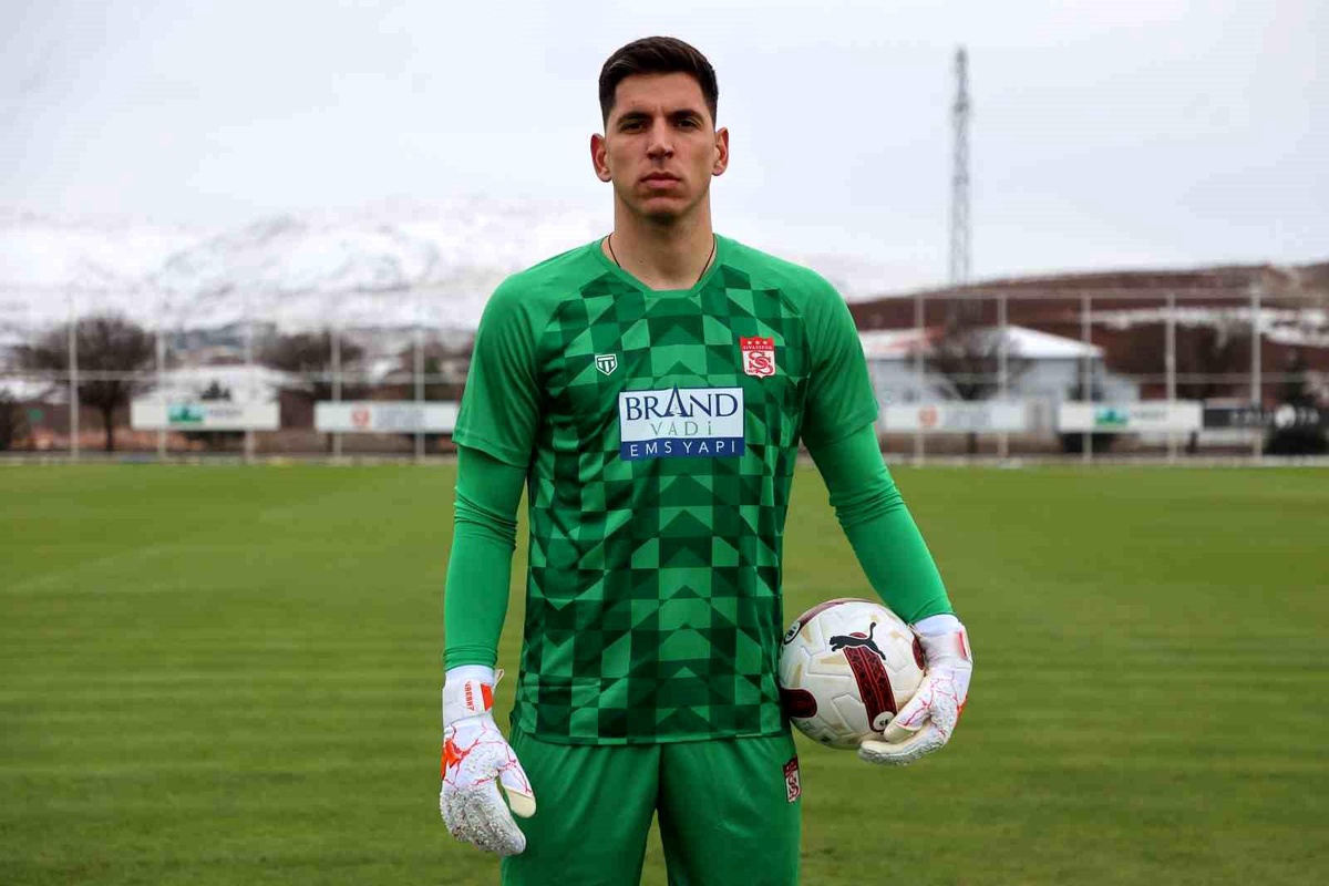 Sivasspor, Macar ekibi Ujpest\'ten kaleci Dorde Nikolic\'i transfer etti