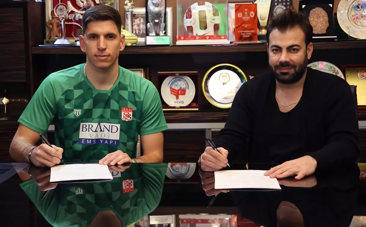 EMS Yapı Sivasspor, Sırp kaleci Djordje Nikolic\'i transfer etti