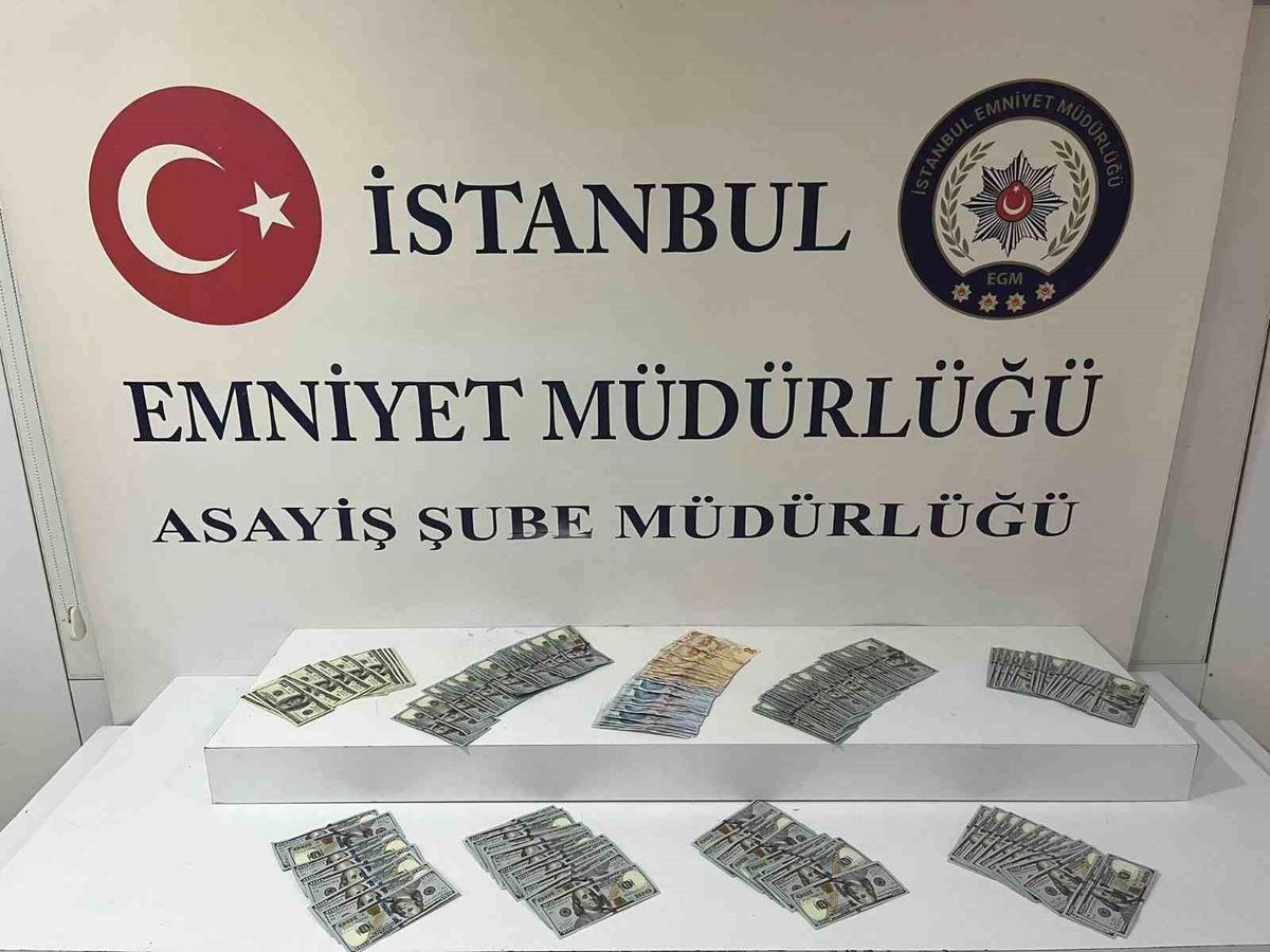 Sultangazi\'de 83 Yaşındaki Vatandaşa Tekme Atıp Gasp Eden Şüpheli Yakalandı