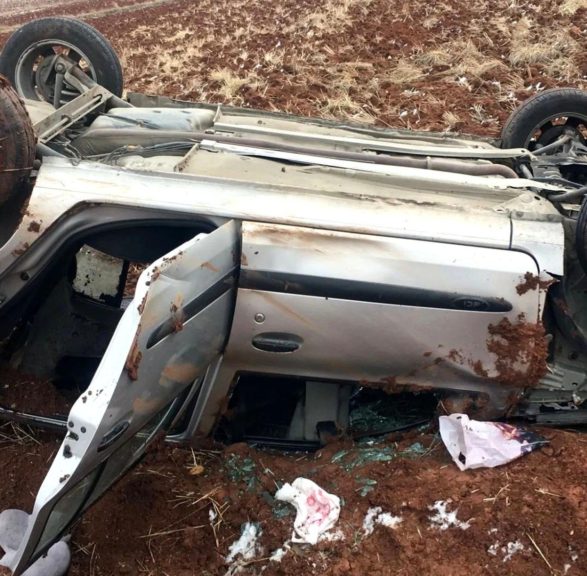 Çorum\'un Alaca ilçesinde takla atan araç sürücüsü emniyet kemeri sayesinde yara almadan kurtuldu