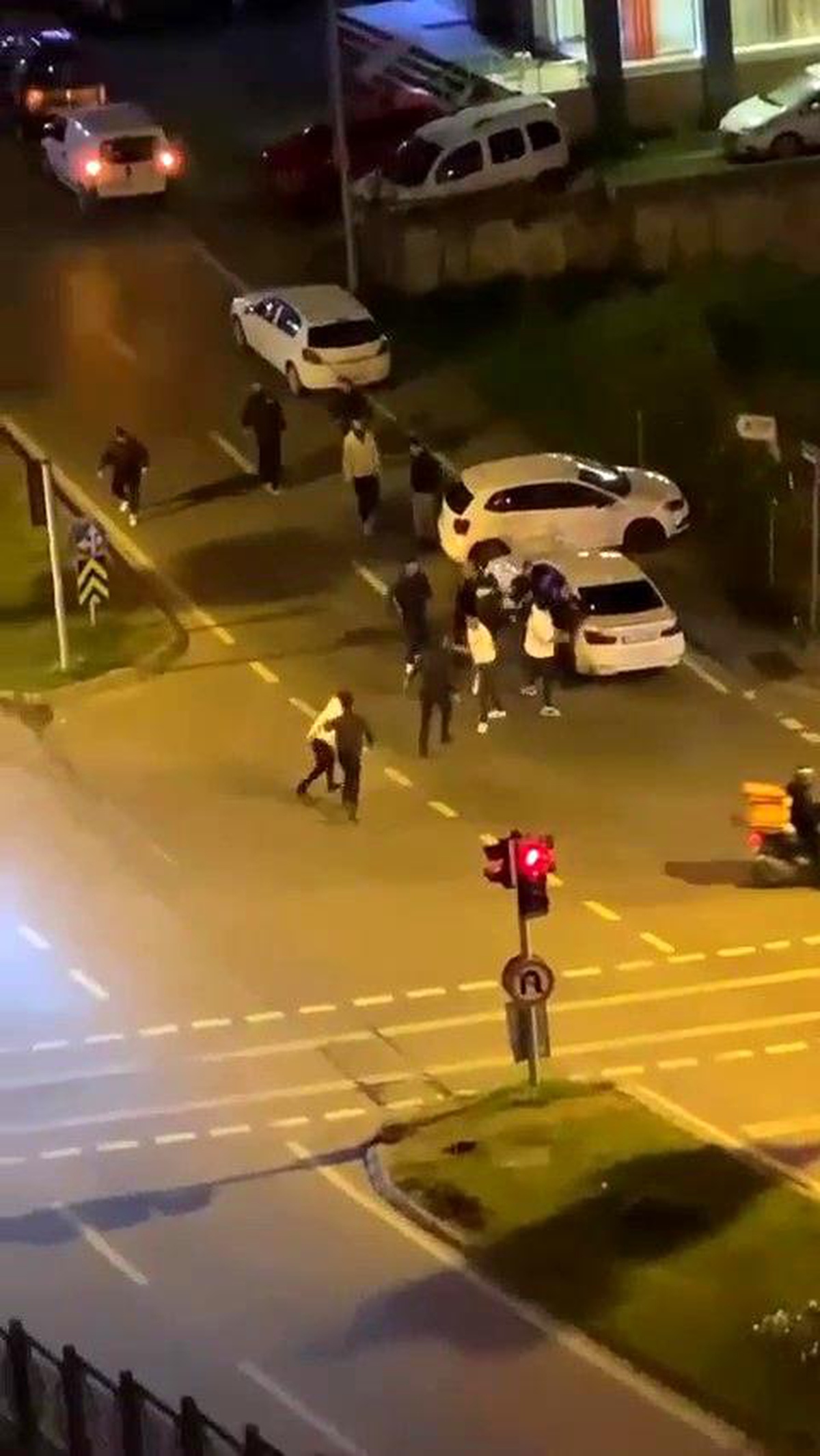 Ümraniye\'de Kaza Sonrası Taraflar Arasında Kavga Çıktı