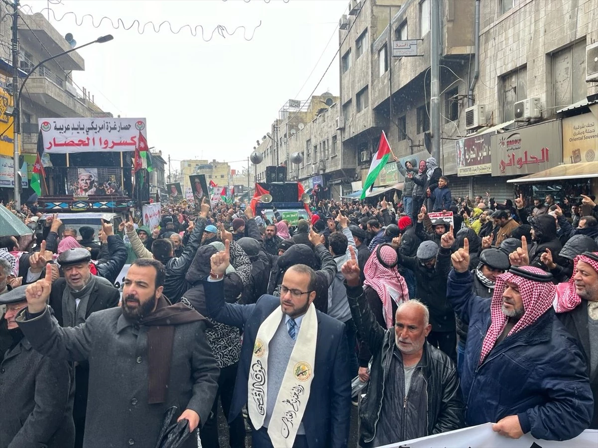 Ürdün\'de İsrail saldırılarına karşı Gazze ablukasının kaldırılması talep edildi