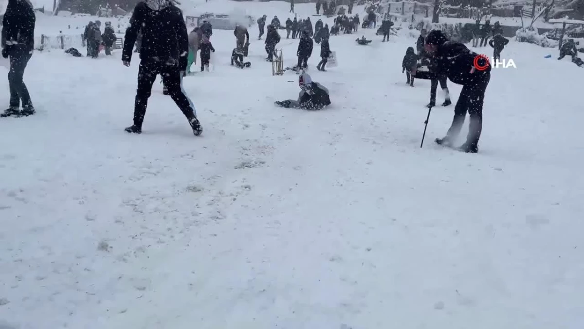 Ayder Kardan Adam Festivali\'nde Vatandaşlar Eğlendi