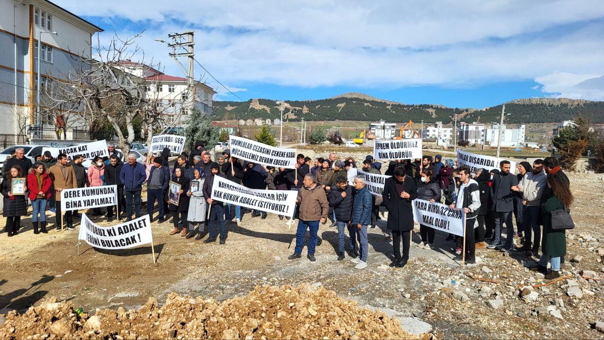 Adıyaman\'da Yıkılan Bina Faciası: Sorumluların Cezalandırılması İsteniyor