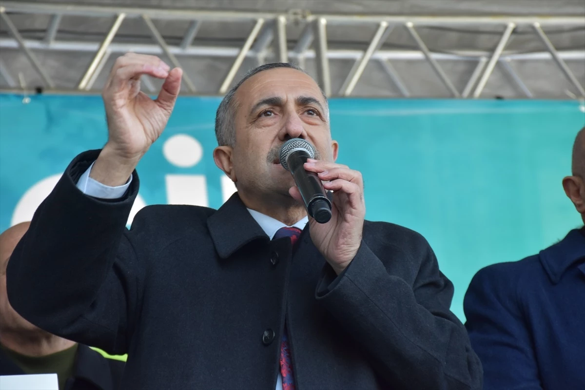 AK Parti Van Büyükşehir Belediye Başkan Adayı Abdulahat Arvas, Coşkuyla Karşılandı