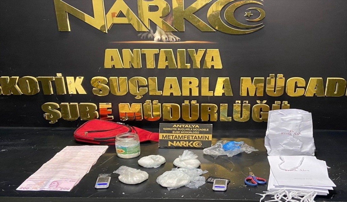 Antalya\'da uyuşturucu operasyonunda 24 kişi tutuklandı