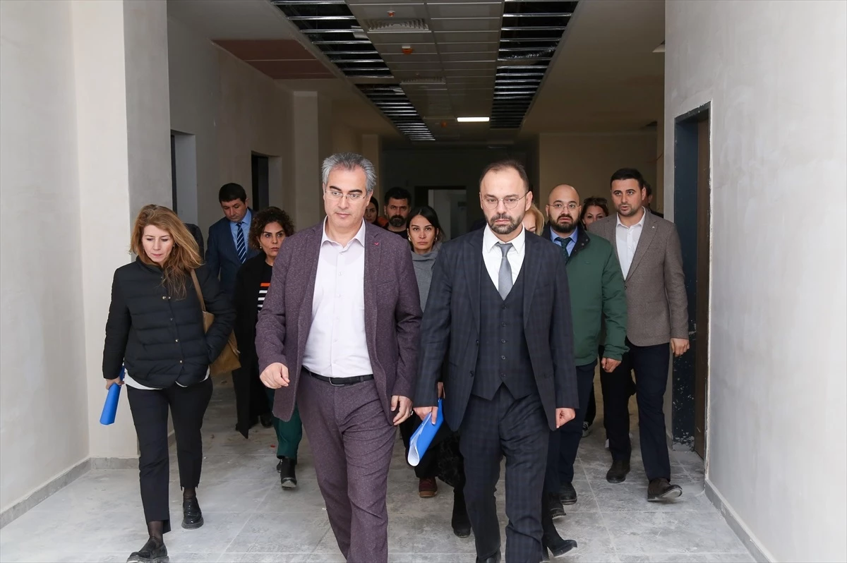 Antalya İl Sağlık Müdürü Döşemealtı Devlet Hastanesi şantiyesini gezdi