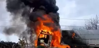 Orhangazi'de TIR Yangını: Sürücü Arızalanınca Tamirci Aramaya Gitti, TIR Kullanılamaz Hale Geldi