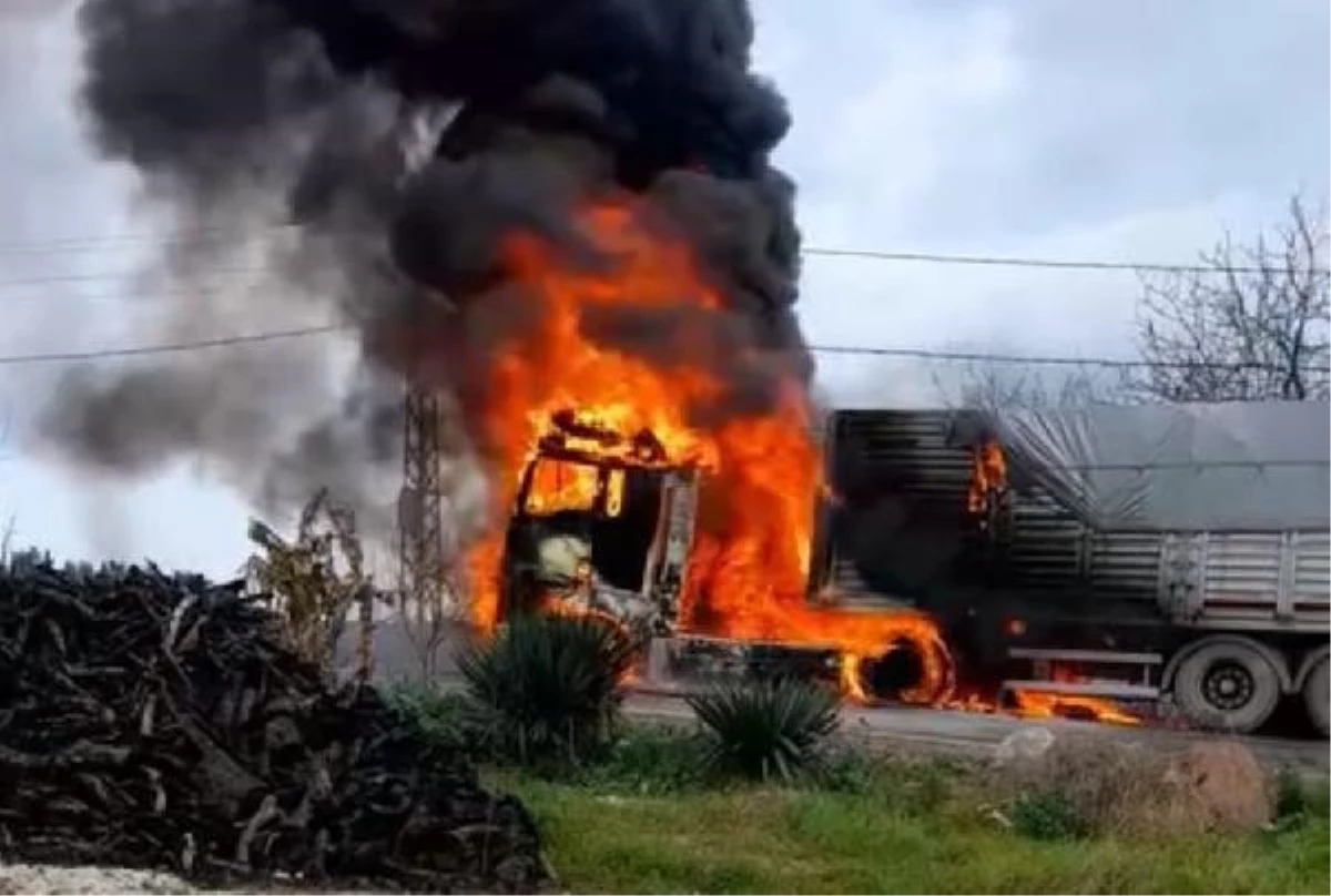 Orhangazi\'de TIR Yangını: Sürücü Arızalanınca Tamirci Aramaya Gitti, TIR Kullanılamaz Hale Geldi