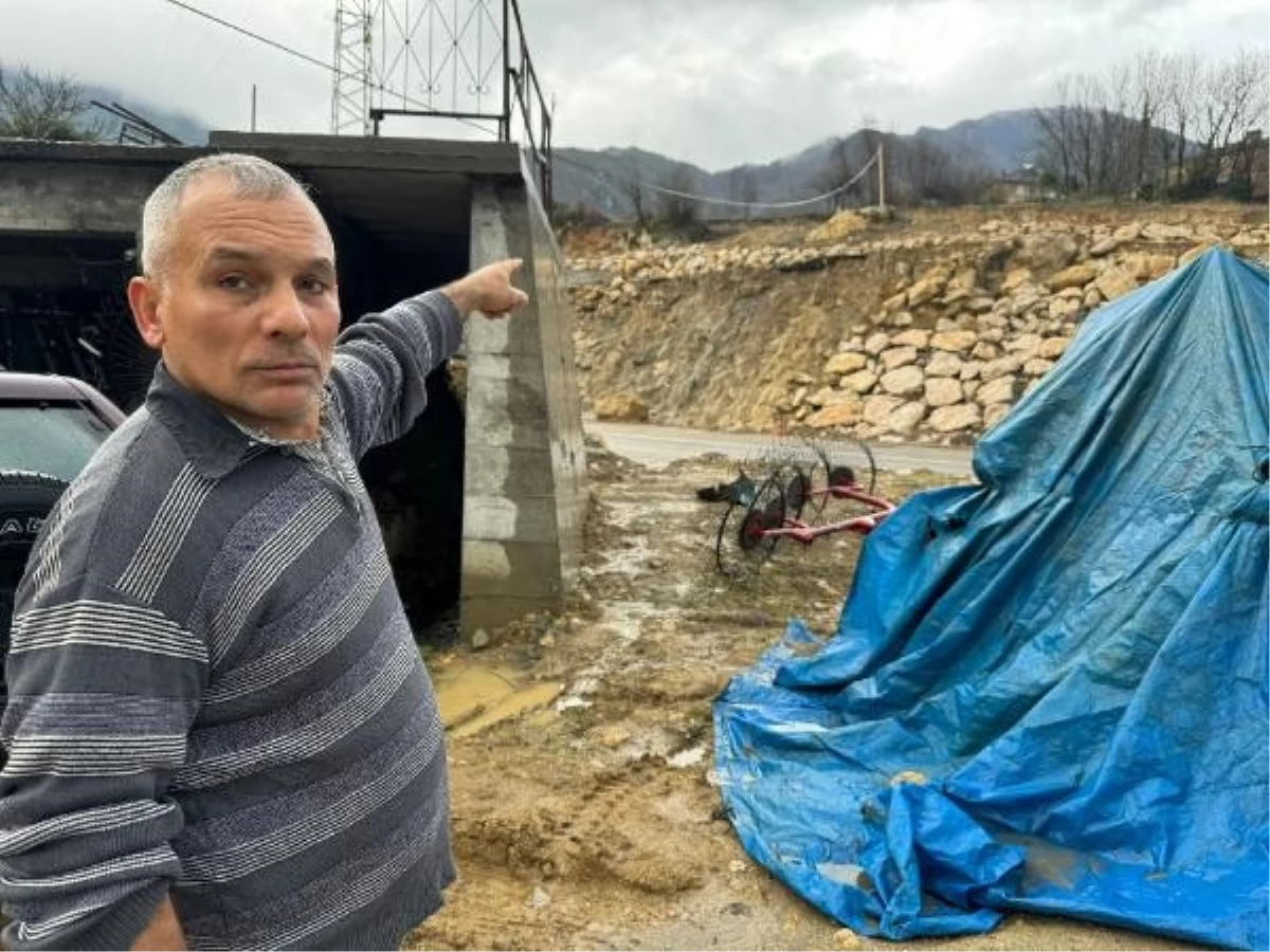 Bartın-Arıt Yolunda Heyelan Riski: Köy Halkı Önlem Alınmasını İstiyor