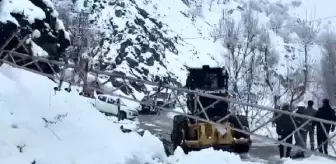 Batman'da kar yağışı nedeniyle 35 köy yolu ulaşıma kapandı