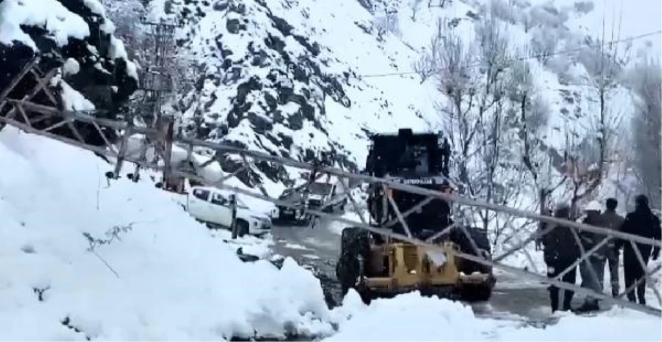 Batman\'da kar yağışı nedeniyle 35 köy yolu ulaşıma kapandı