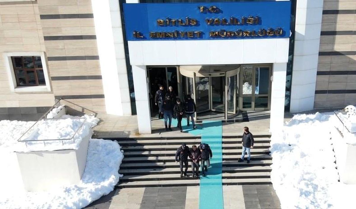 Bitlis\'te Göçmen Kaçakçılığı Operasyonunda 6 Kişi Tutuklandı