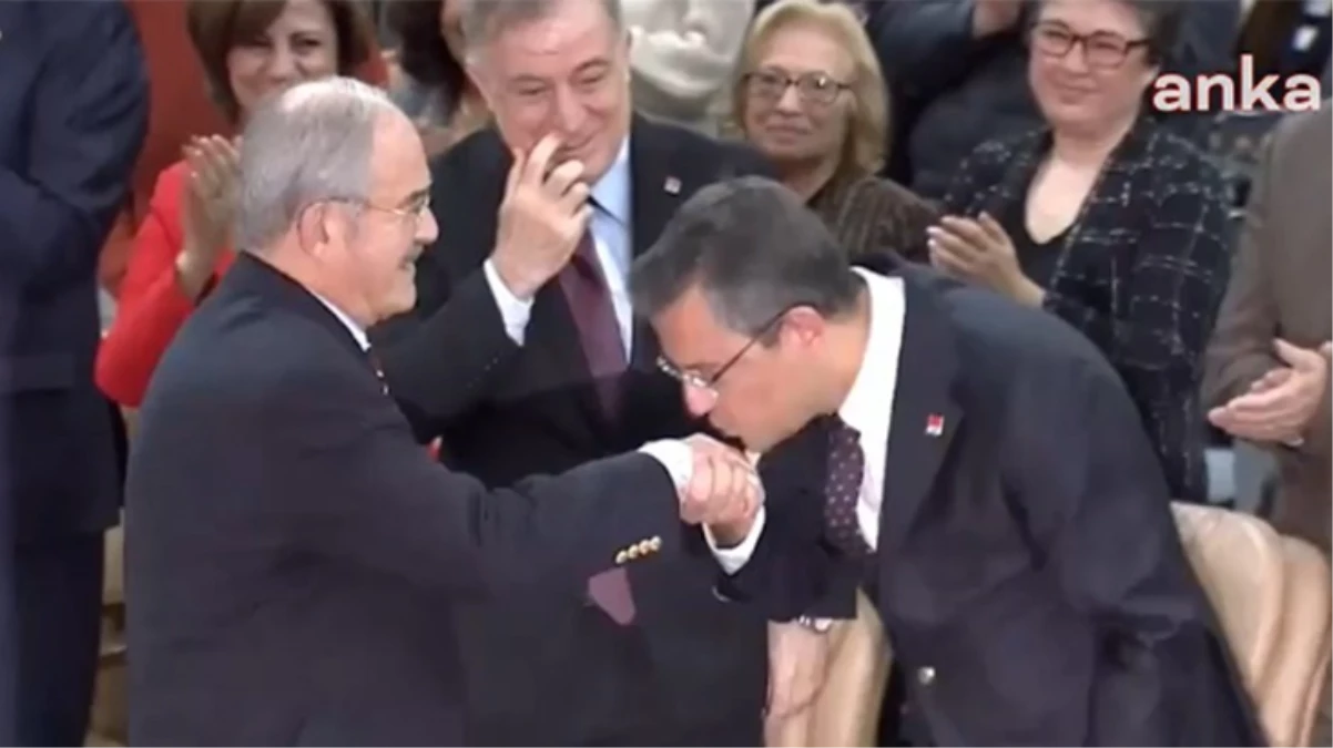 CHP Genel Başkanı Özgür Özel, Yılmaz Büyükerşen\'in elini öptü
