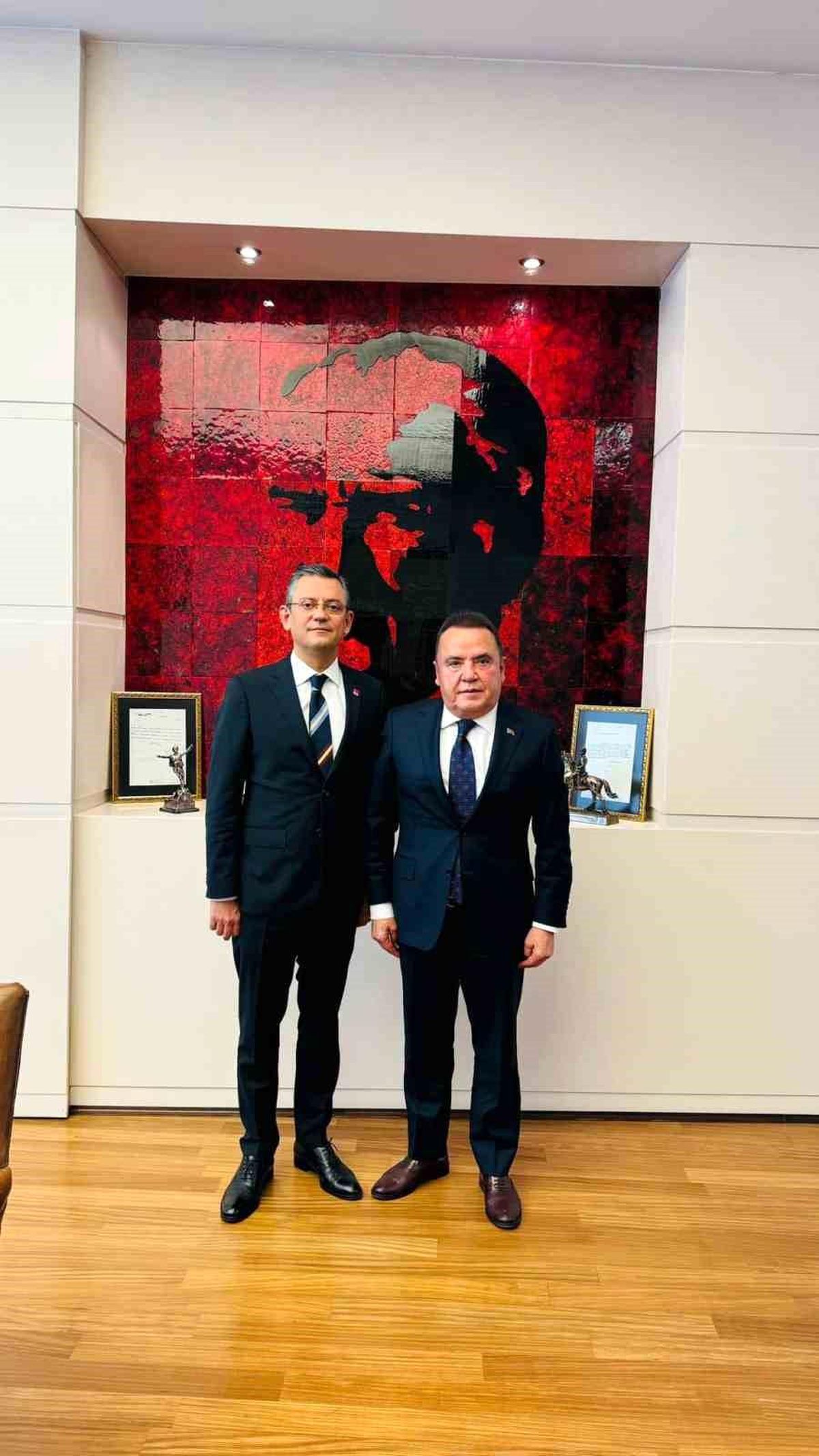 CHP\'nin Antalya Büyükşehir Belediye Başkan adayı Muhittin Böcek oldu