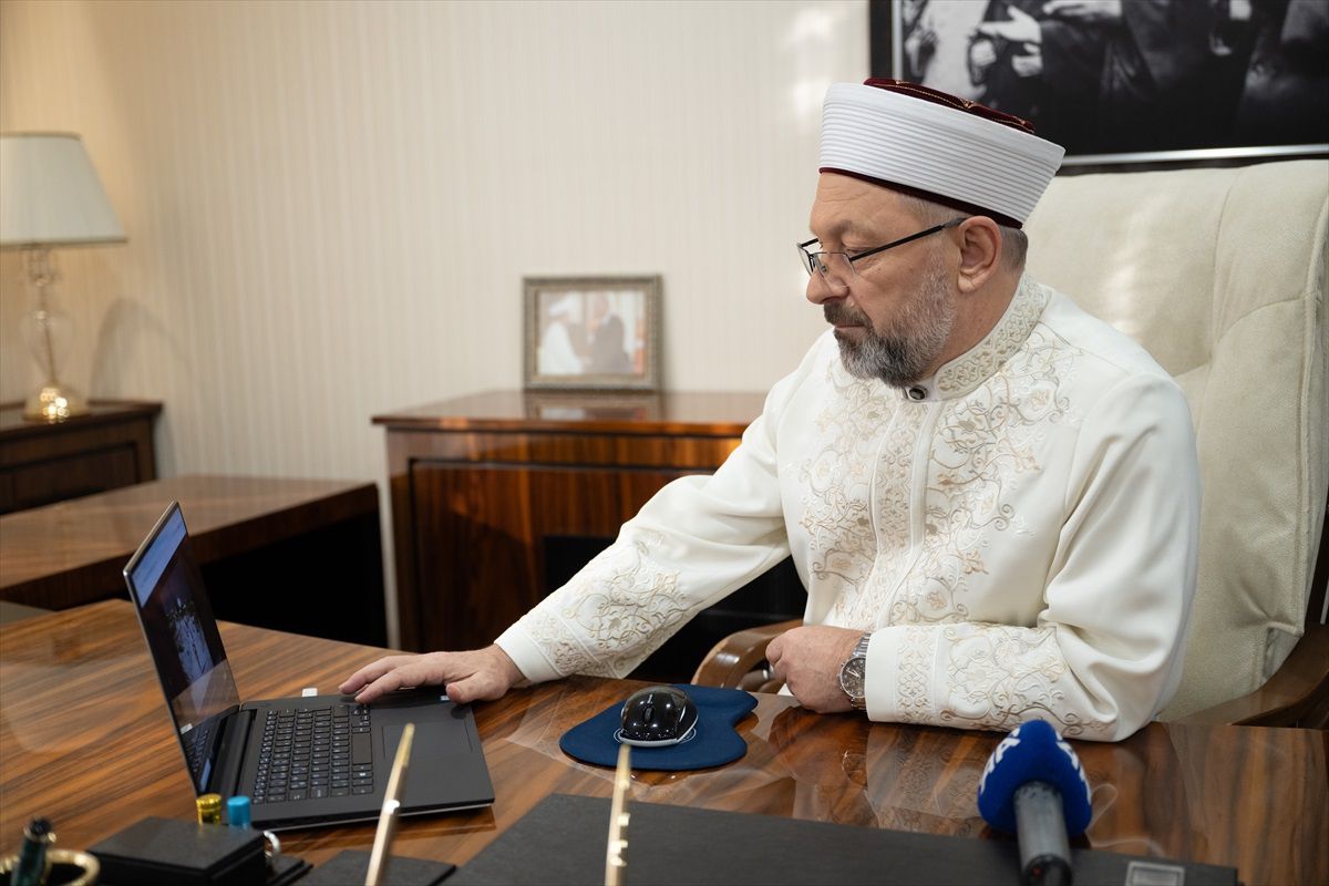 Diyanet İşleri Başkanı Ali Erbaş, Yılın Kareleri oylamasına katıldı