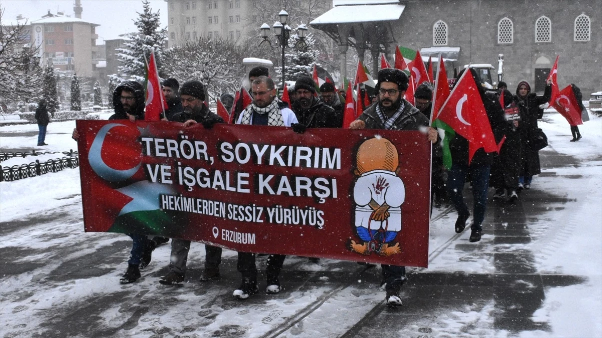 Erzurum\'da Hekimler İsrail\'in Gazze\'ye Saldırılarını Protesto Etti