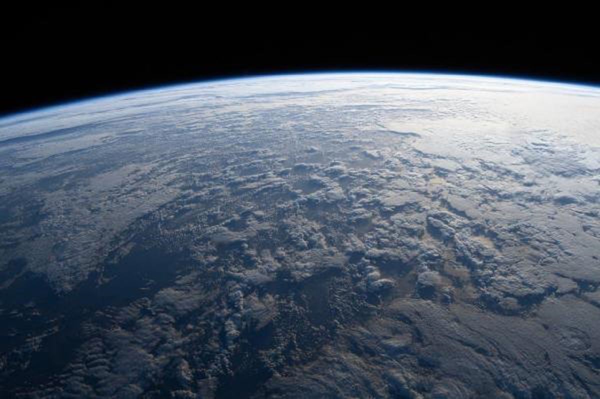 Türkiye\'nin ilk astronotu Alper Gezeravcı, ISS\'ten Türk bayraklarıyla fotoğraf paylaştı