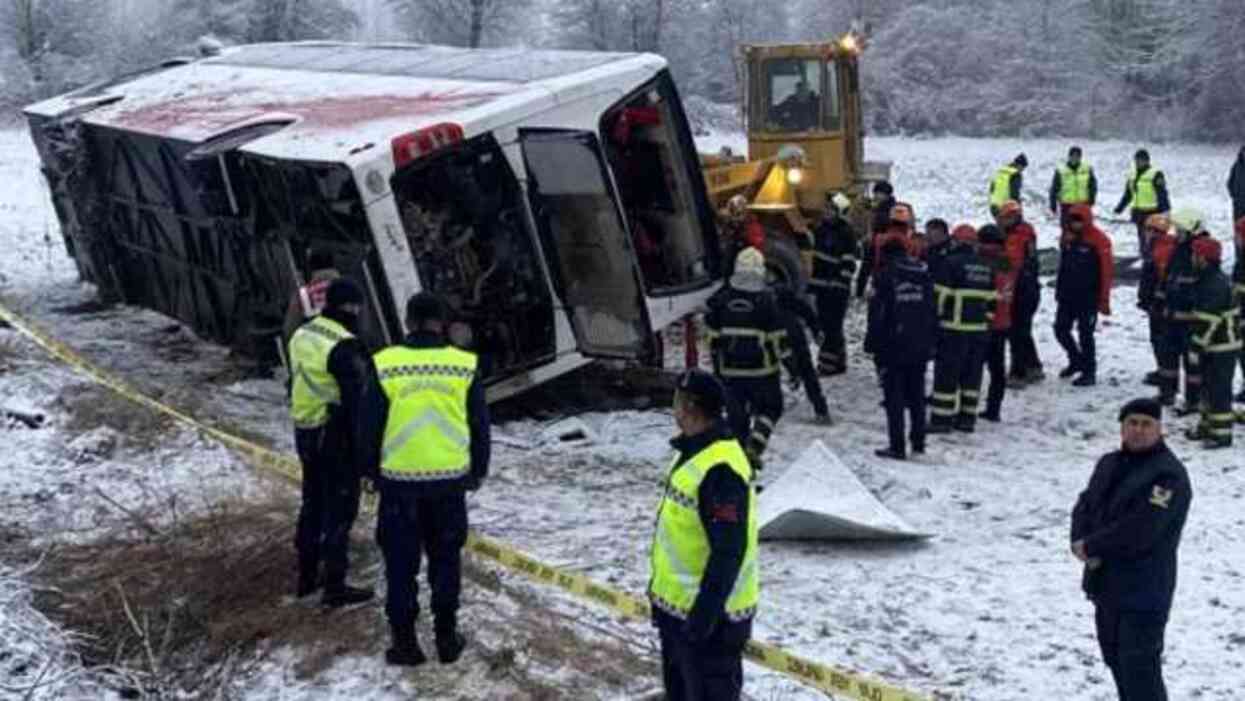 Kastamonu'da 6 kişinin hayatını kaybettiği otobüs kazasında şoför tutuklandı Kastamonu'da 6 kişinin hayatını kaybettiği otobüs kazasında şoför tutuklandı