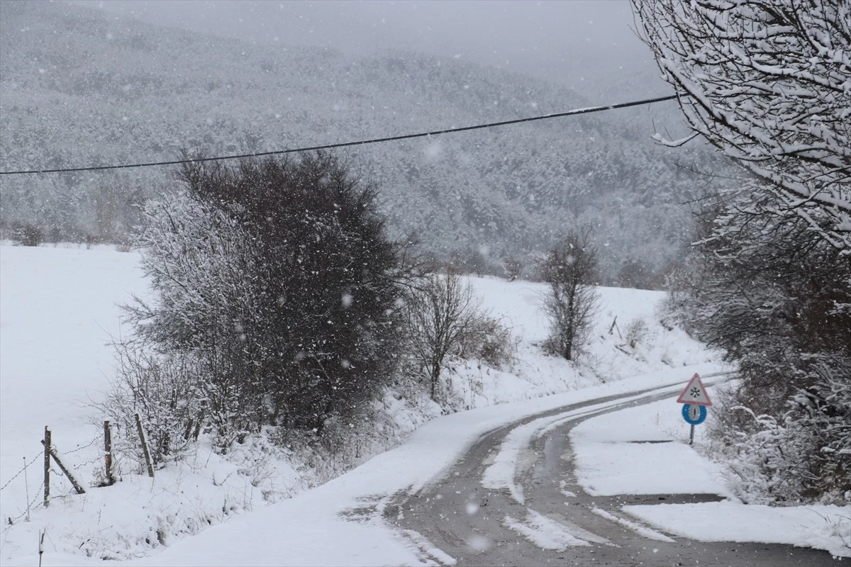 Kastamonu\'nun yüksek kesimlerinde kar yağışı etkili