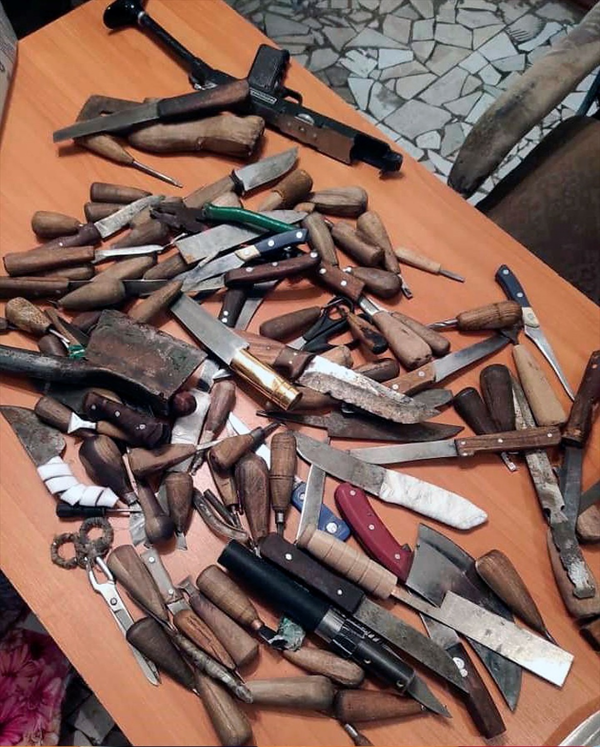 Kırgızistan\'da mahkumların itaatsizlik eylemi bastırıldı, 120 kesici alete el konuldu