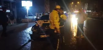 Otomobil şehir içi yolcu otobüsüne çarptı: 3 yaralı