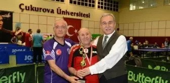 87 yaşındaki emekli öğretmen Türkiye'nin en yaşlı masa tenisi sporcusu