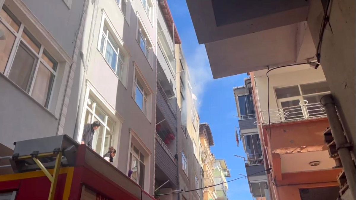 Samsun\'da çıkan yangında 2 çocuk dumandan etkilendi