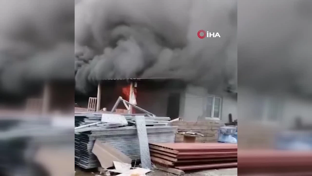 Şantiyede yangın sonrası patlama: Ekiplerin yangına müdahalesi sürüyor