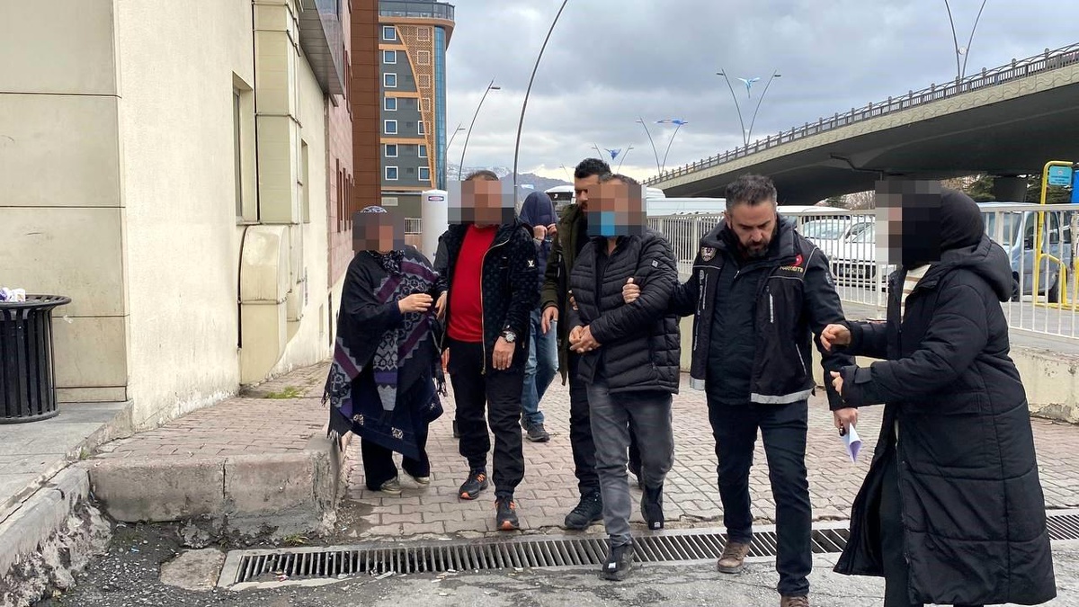 Kayseri\'de 2 Kişi Uyuşturucu Madde İle Yakalandı