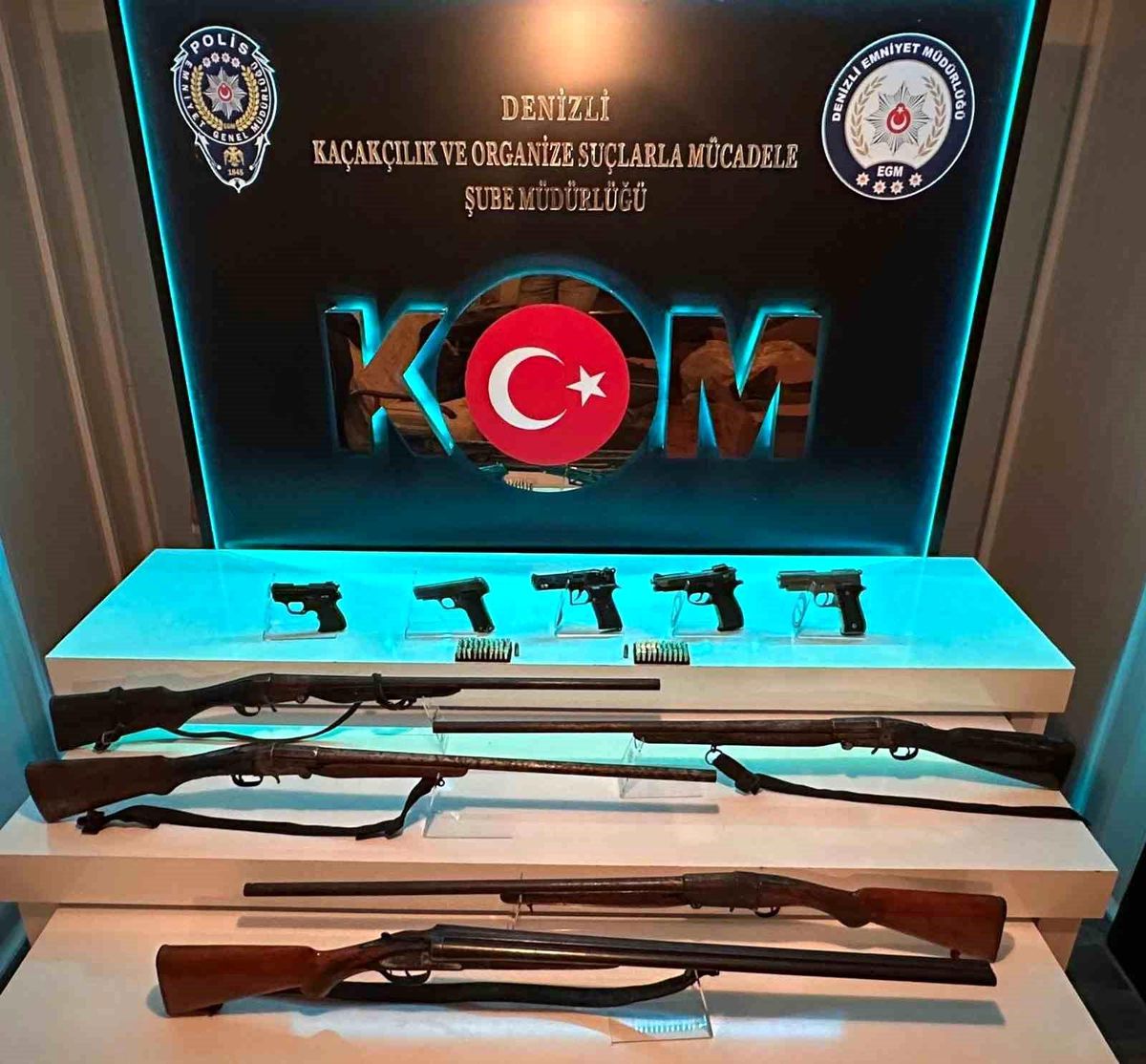 Denizli\'de Gözaltına Alınan Kişinin Evinden Silah ve Mühimmat Çıktı