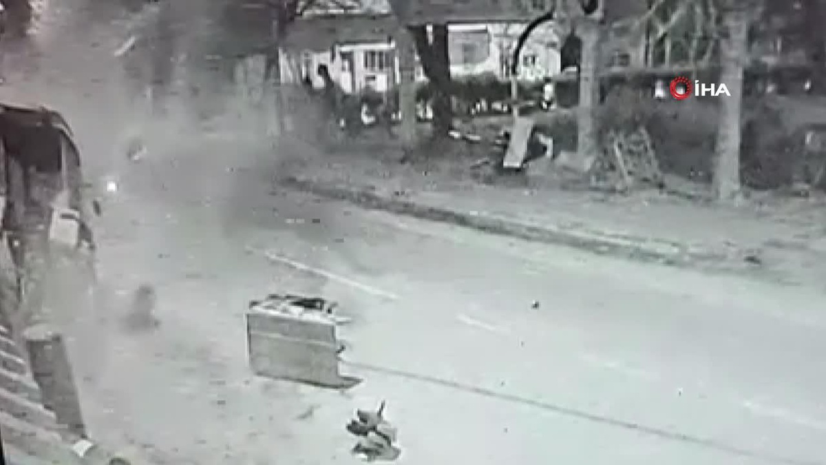 Gaspçılar, kaçtıkları otomobille kaza yaparak yakalandı