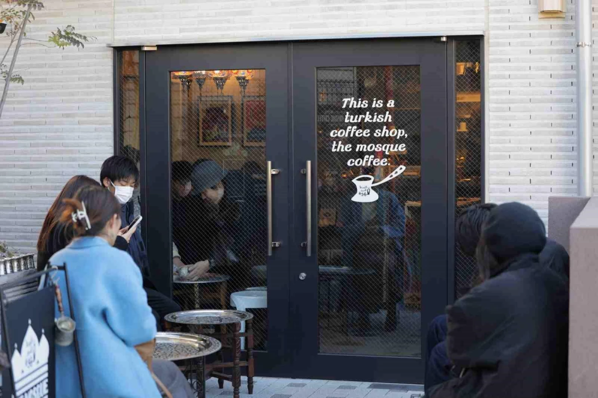 Tokyo\'da açılan Mosque Coffee, Türk kahvesiyle popülerlik kazanıyor