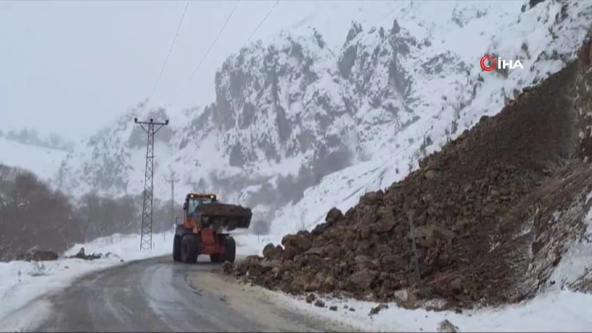 Tunceli\'de Kar Yağışı Sonrası Heyelan ve Kaya Düşmesi
