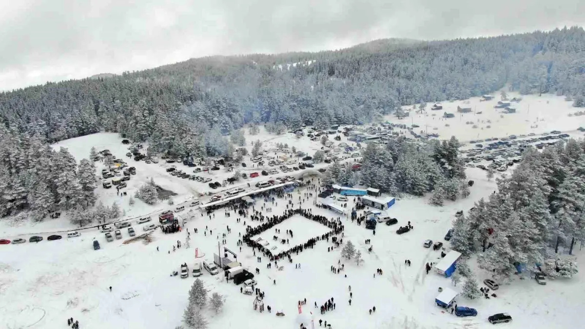 Kastamonu Araç Yayla Kış Festivali Renkli Görüntülere Sahne Oldu